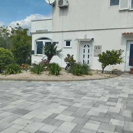 Apartment Lucia Punat Esterno foto