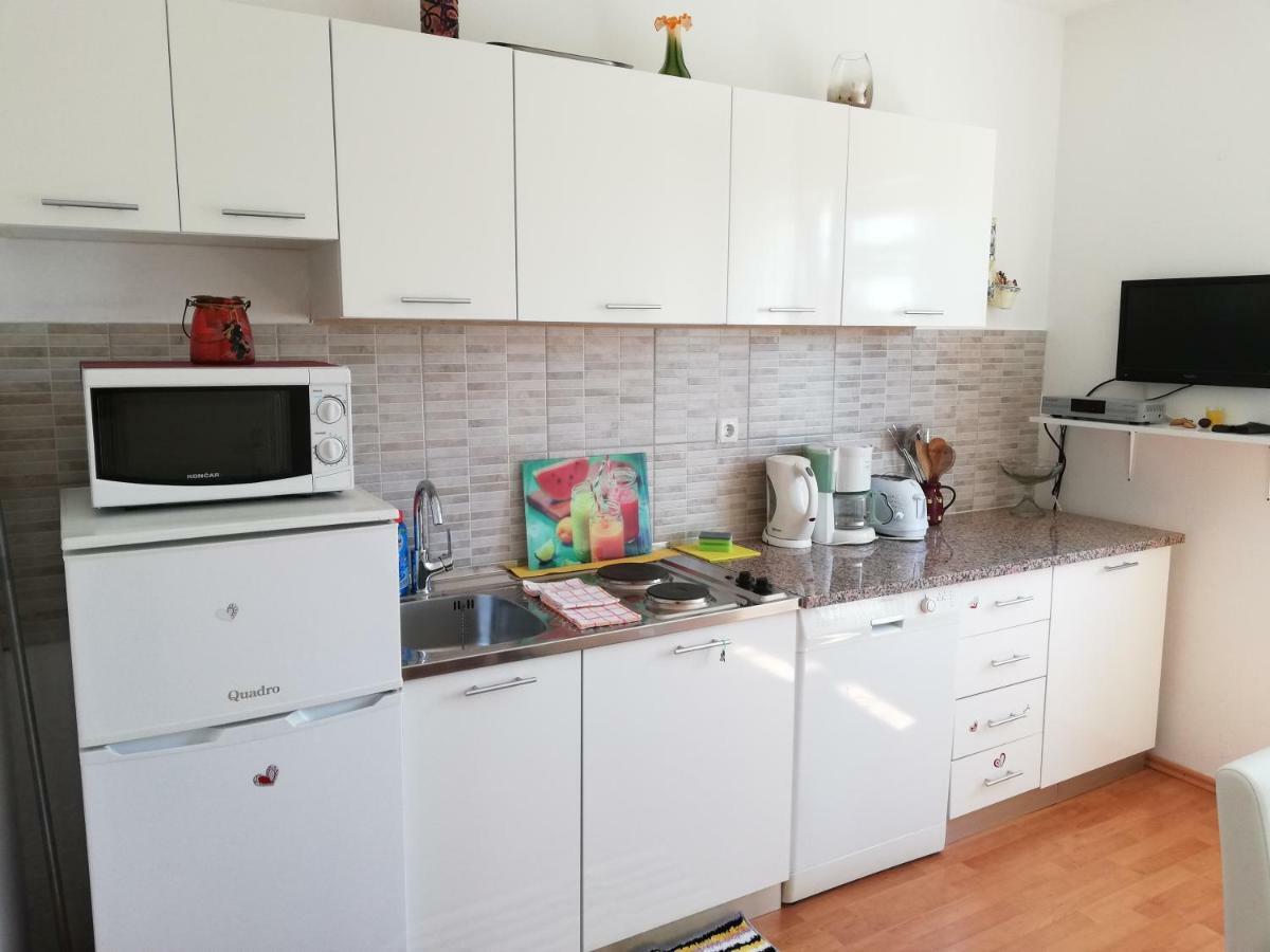 Apartment Lucia Punat Esterno foto
